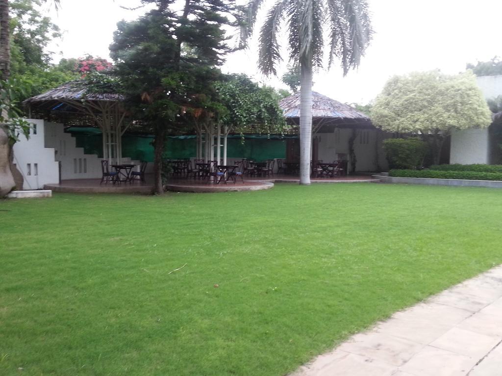 印度马哈拉施特拉邦奥兰加巴德草甸水疗度假村 外观 照片
